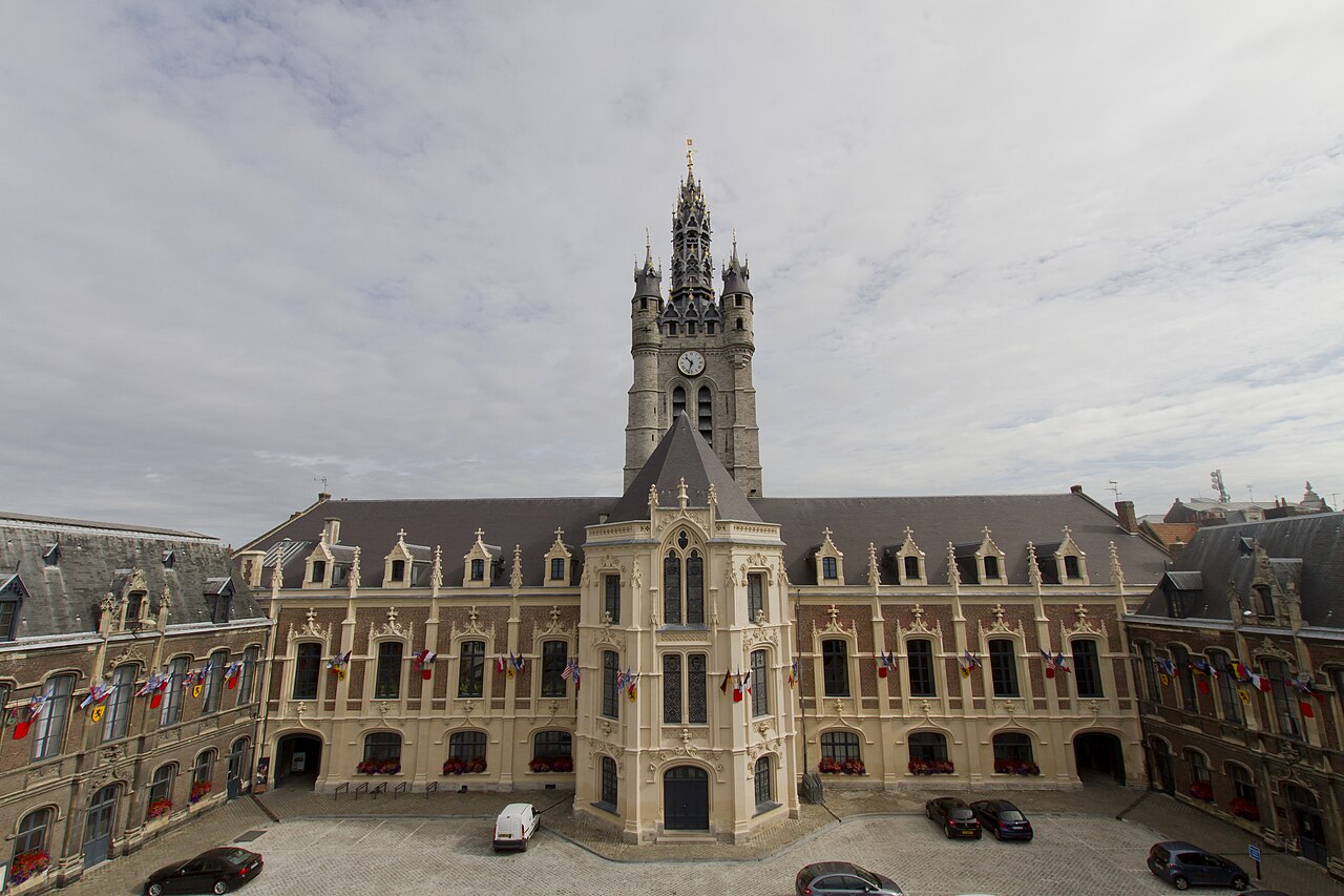 Hôtel de ville et beffroi de Douai